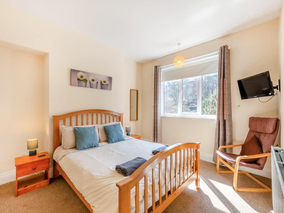 Large 5 Bed House In Scarborough Near The Beach, Large Garden & Hot Tub Exterior photo